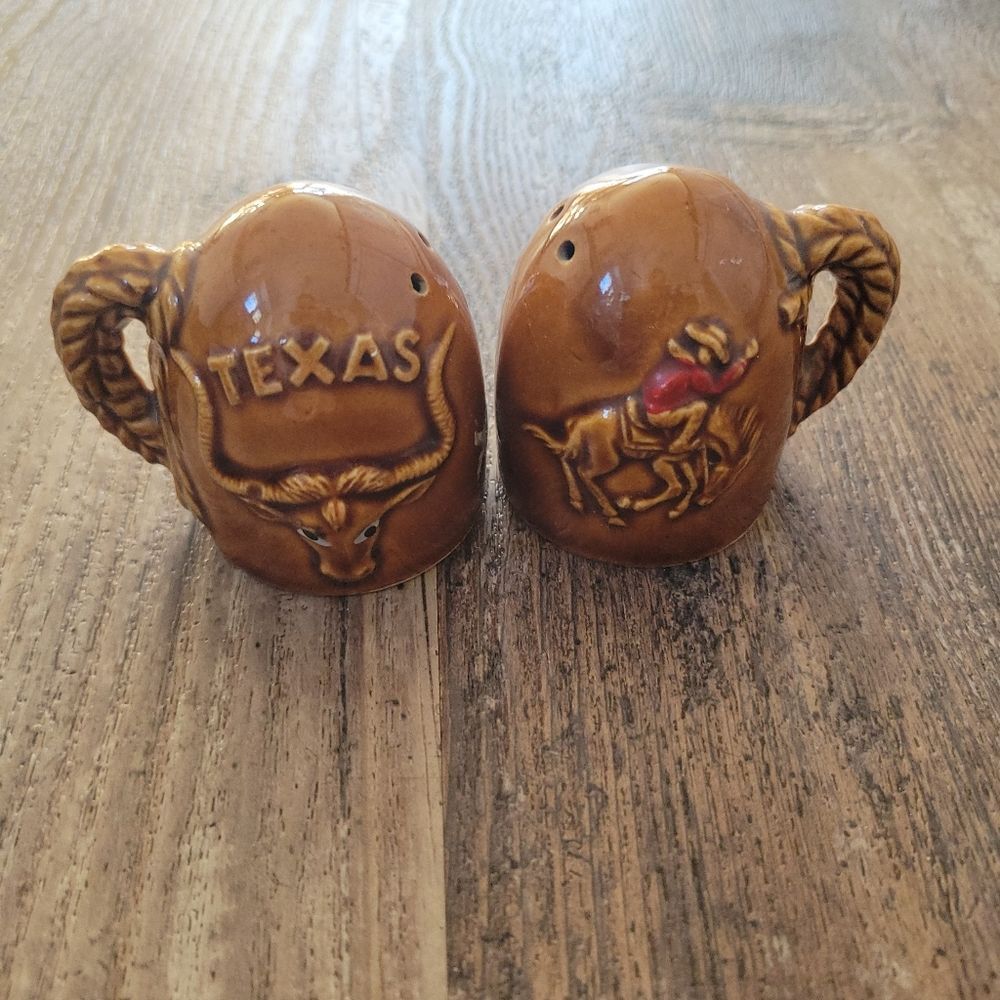 Texas Longhorn Japan Ceramic Salt and Pepper Shakers Western Rodeo